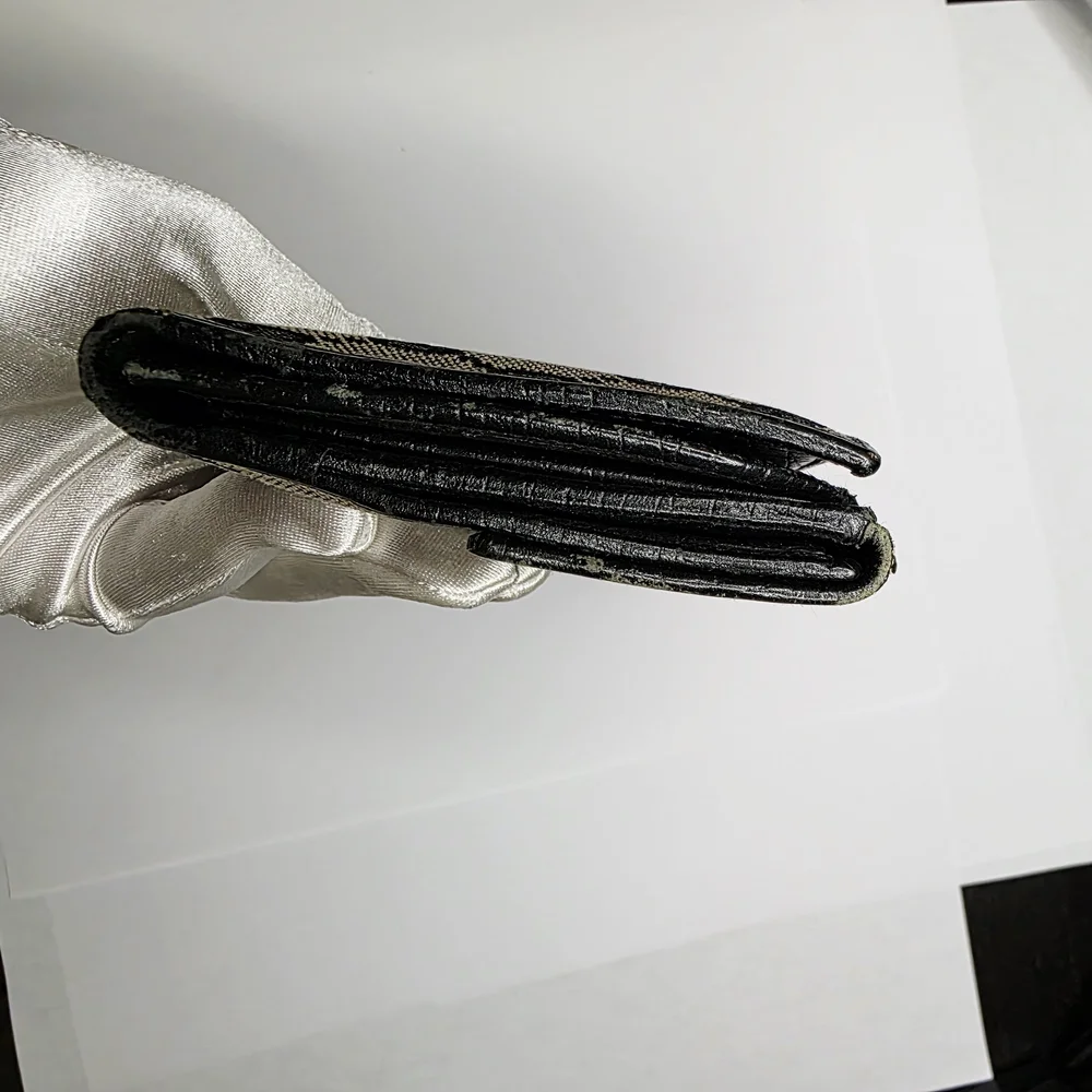 Gucci Black and Tan Wallet - Picture 9 of 9